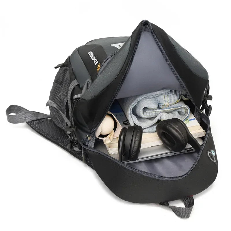 Travel Backpack Men's and Women's Outdoor Mountaineering Bag